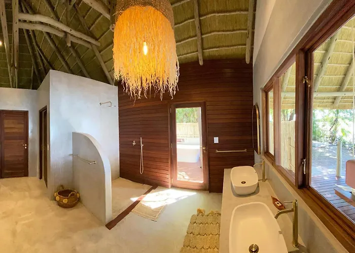 Ndhovu Safari Lodge